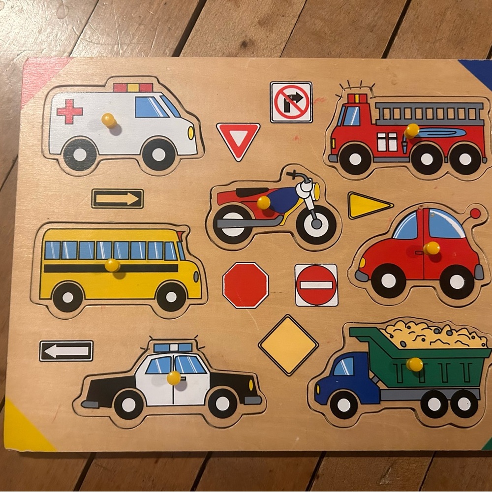 Toddler peg/chunky puzzles.